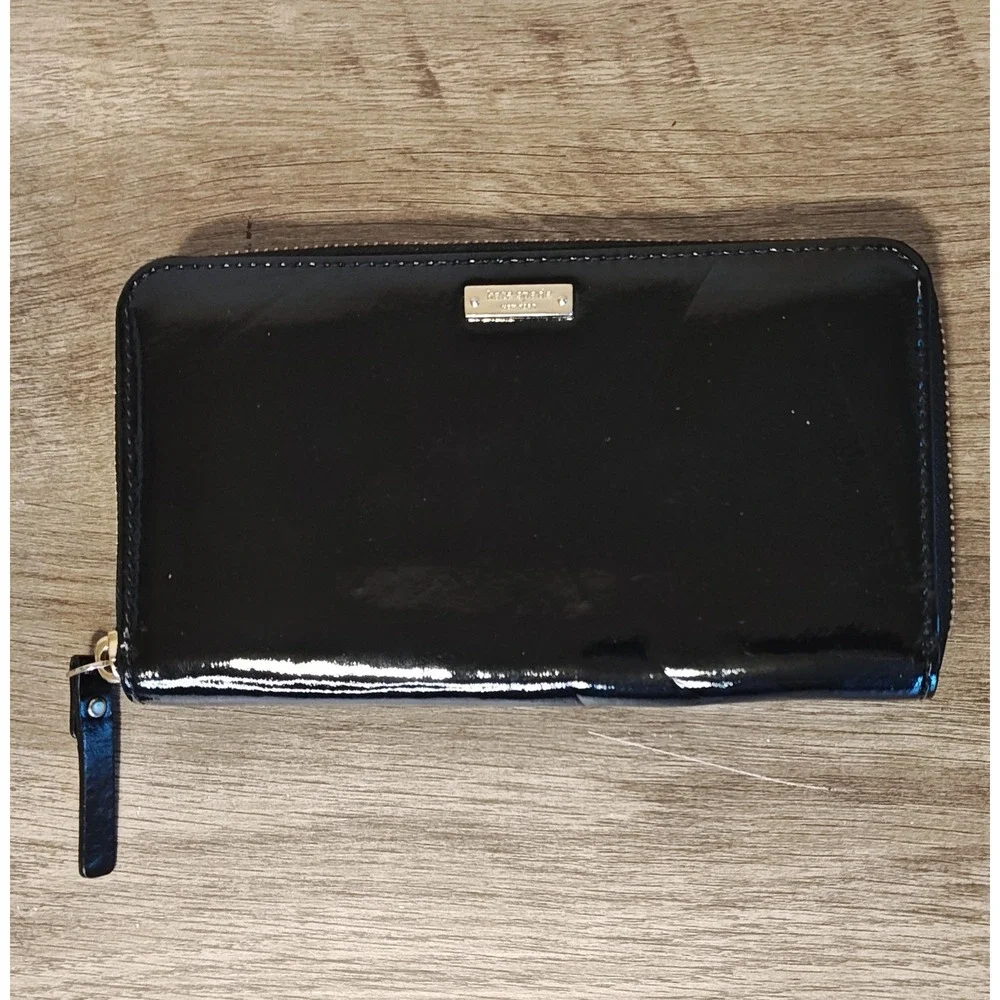 Kate Spade Zip Around Wallet Womens Black‎ Patent Leather Continental Logo